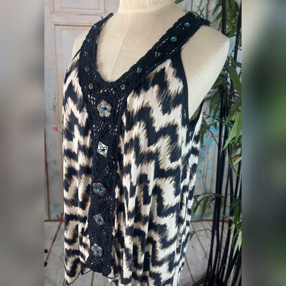 Boston Proper Chevron Crochet Turquoise Embellished Trapeze Top - Picture 4 of 7